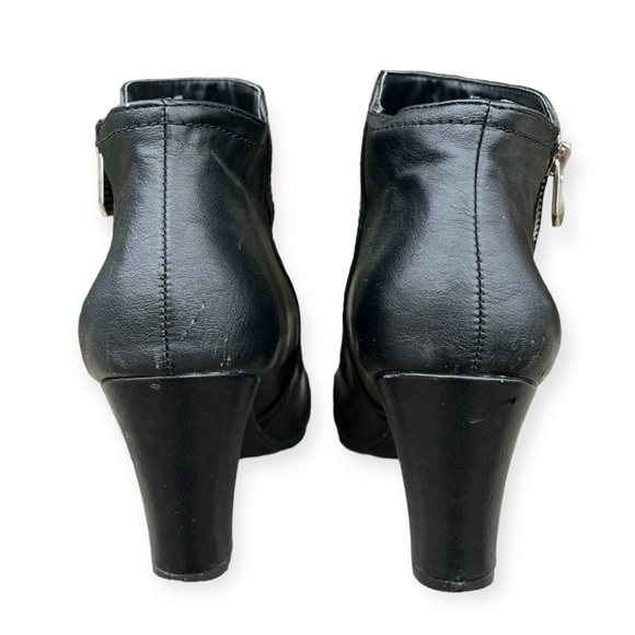 Fergalicious Morgin Bootie size 6.5. A small amount of wear as seen in photos. - Picture 5 of 6